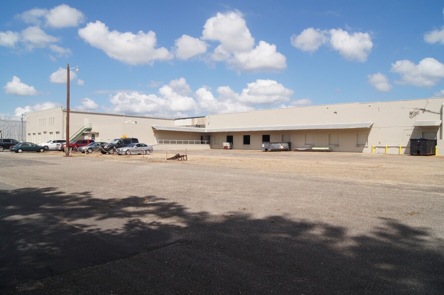 More Photos Of 2018 W Vernon Ave, Kinston Warehouse For Lease