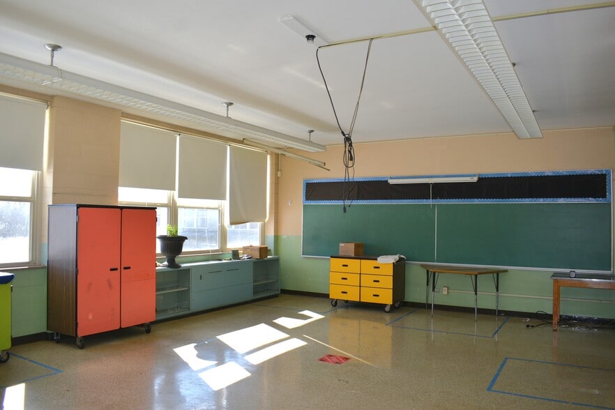 More Photos Of 400 Center Rd, Bedford Religious Facility For Sale