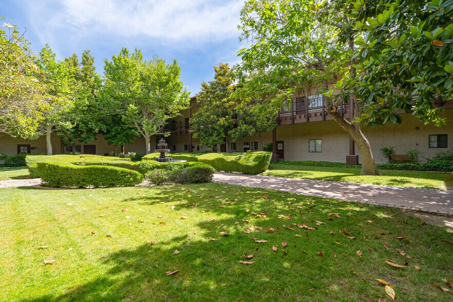 More Photos Of 44725 10th St W, Lancaster Medical For Sale