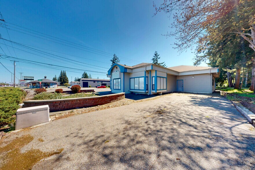 More Photos Of 7447 Martin Way E, Lacey Veterinarian Kennel For Sale