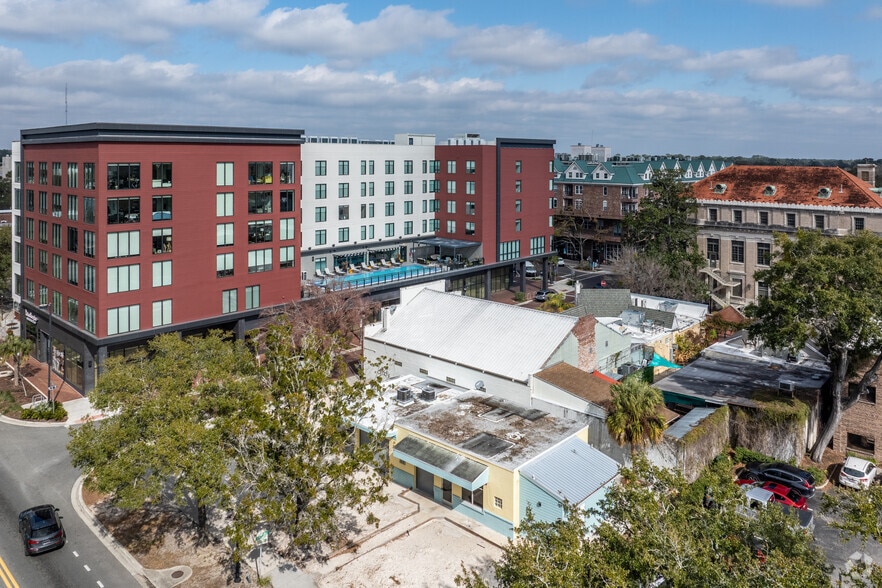 More Photos Of 223 S Main St, Gainesville Freestanding For Lease