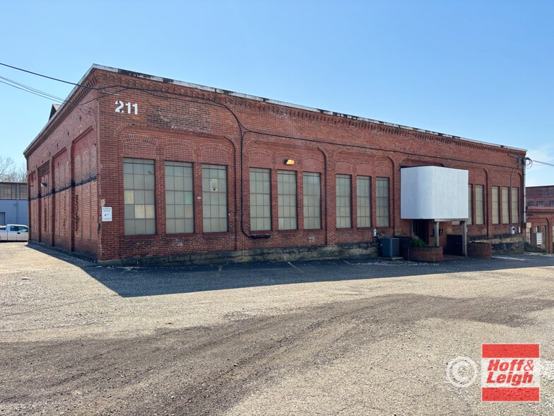 More Photos Of 211 Wetmore Ave SE, Massillon Industrial For Lease