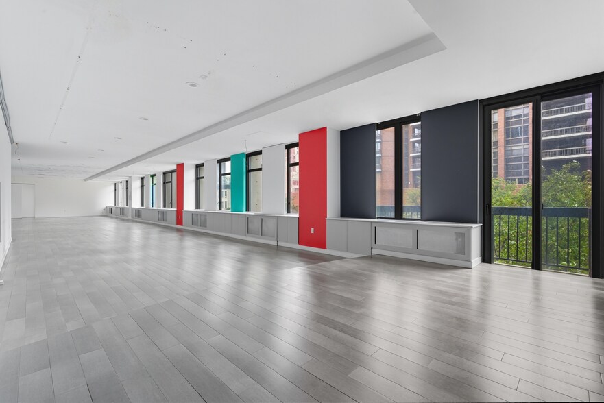 Primary Photo Of 300-304 E 59th St, New York Apartments For Lease