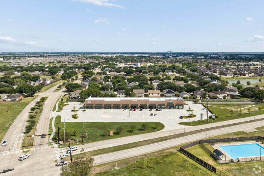 More Photos Of 5149 Reading Rd, Rosenberg Storefront For Sale