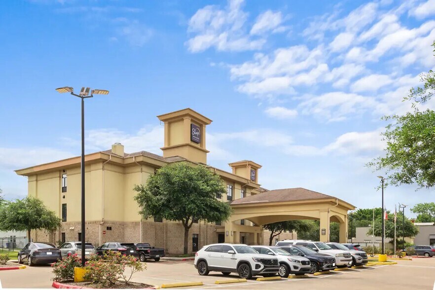 More Photos Of 18150 McKay Dr, Humble Hotel For Sale