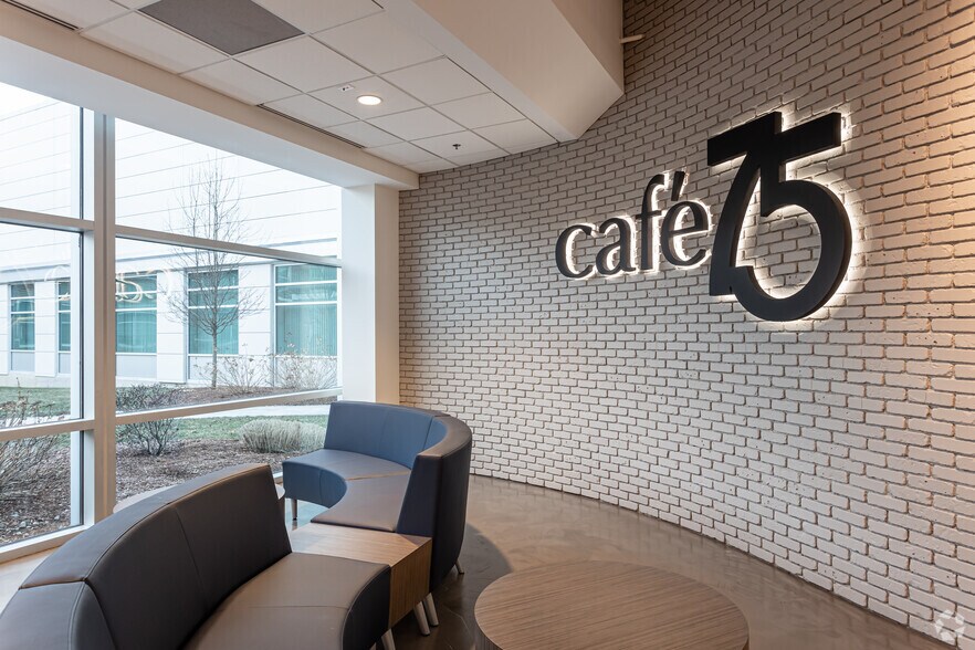 More Photos Of 75 Sylvan St, Danvers Unknown For Lease