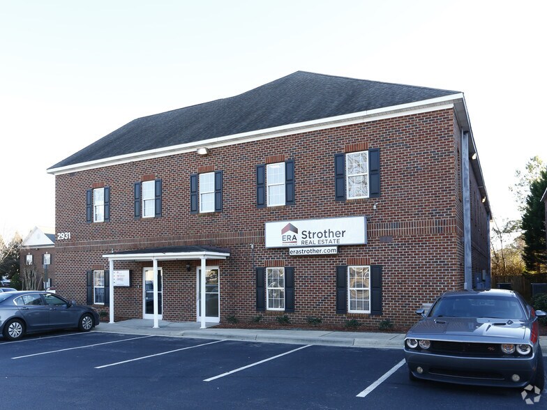 More Photos Of 2931 Breezewood Ave, Fayetteville Office For Lease