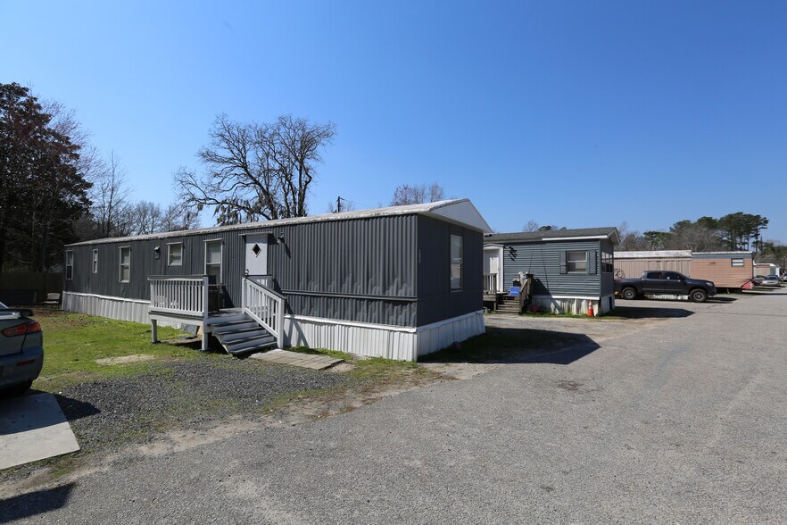 More Photos Of 306 Sundial Ln, Ladson Manufactured Housing Mobile Home Park For Sale