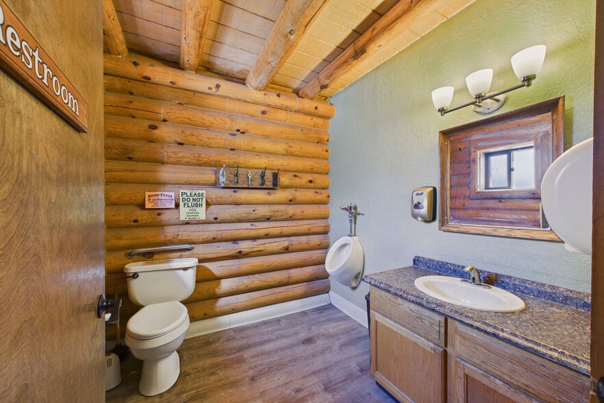 More Photos Of 949 Highway 82, Mountain Park Storefront Retail Residential For Sale