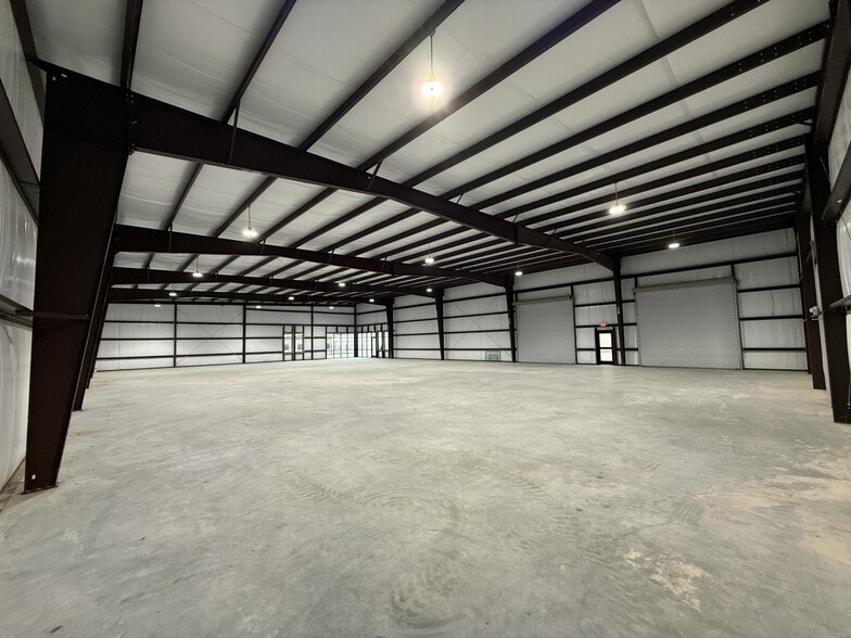 More Photos Of 11811 Champion Forest Dr, Houston Warehouse For Sale