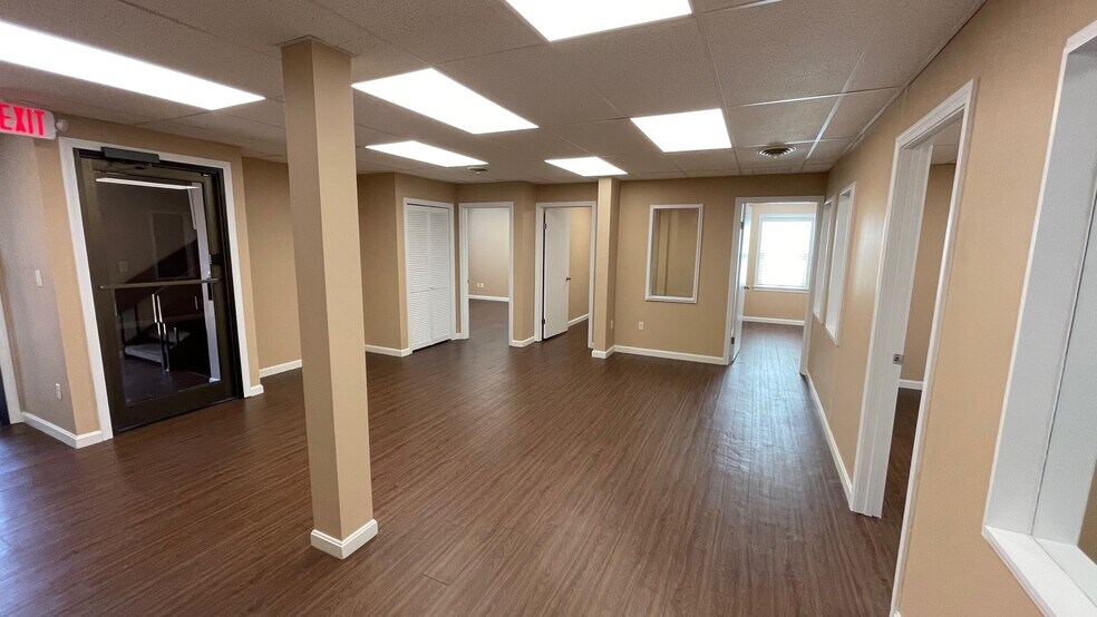 More Photos Of 120 Lavan St, Warwick Office For Lease