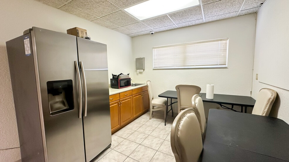More Photos Of 1520 E Gary Rd, Lakeland Office For Lease