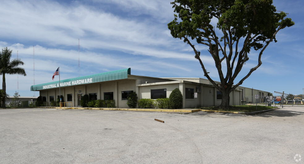 Primary Photo Of 2947 Hanson St, Fort Myers Warehouse For Lease