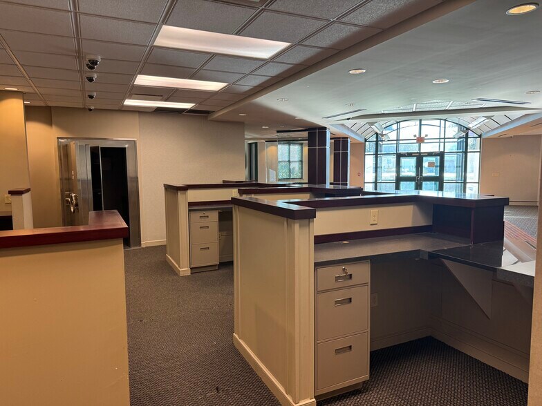 More Photos Of 7770 Us-72 Hwy, Madison Bank For Lease