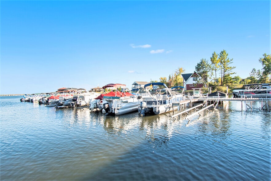 More Photos Of 13710 W Shore Dr, Houghton Lake Marina For Sale