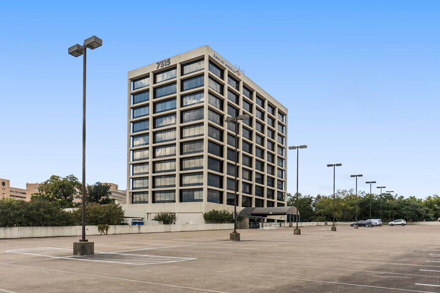 More Photos Of 7515 Greenville Ave, Dallas Medical For Lease