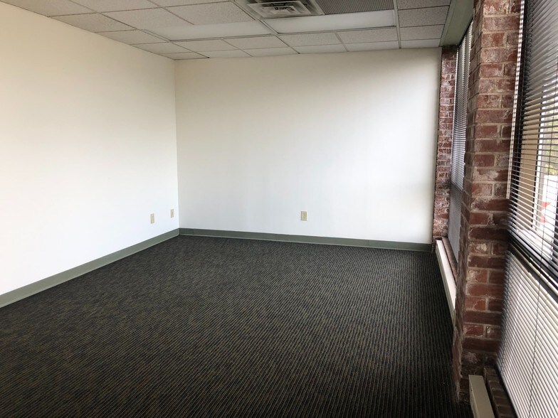 More Photos Of 3333 Founders Rd, Indianapolis Office For Sale