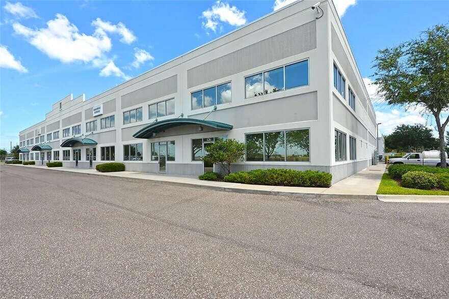 More Photos Of 10501 S Orange Ave, Orlando Light Manufacturing For Sale