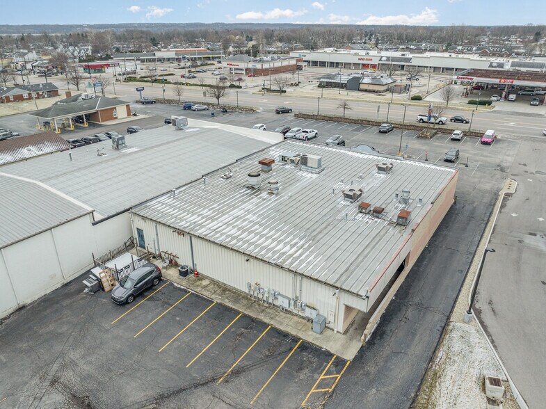 More Photos Of 965-975 W Main St, Tipp City General Retail For Sale