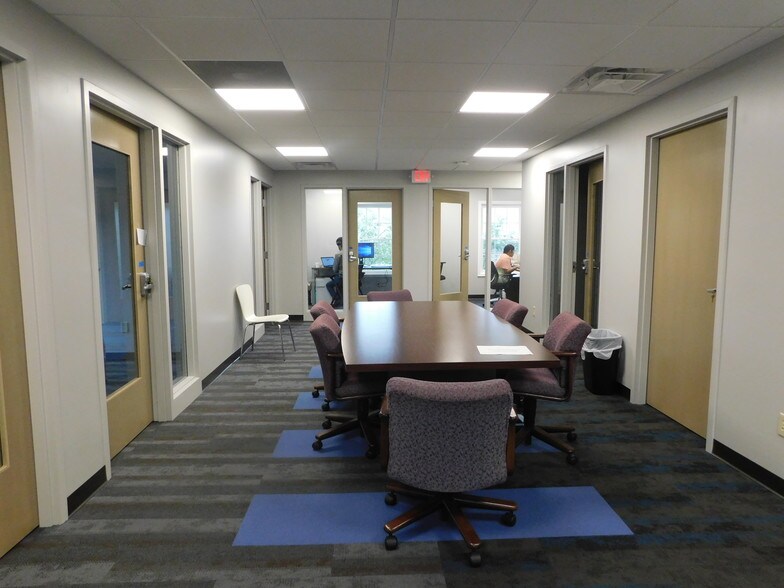 More Photos Of 100 Dorchester Sq, Westerville Medical For Lease