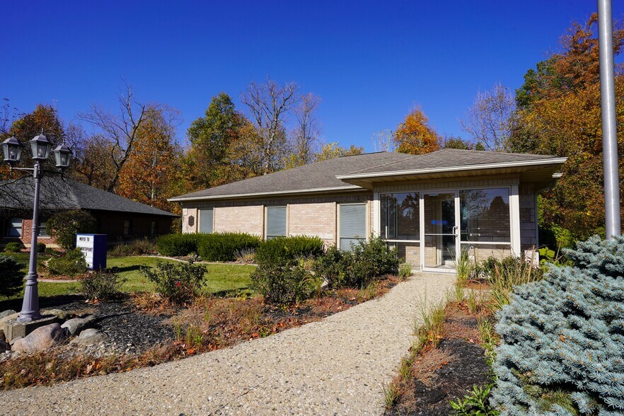 Primary Photo Of 328 Northpoint Ave, Huntington Office Residential For Sale