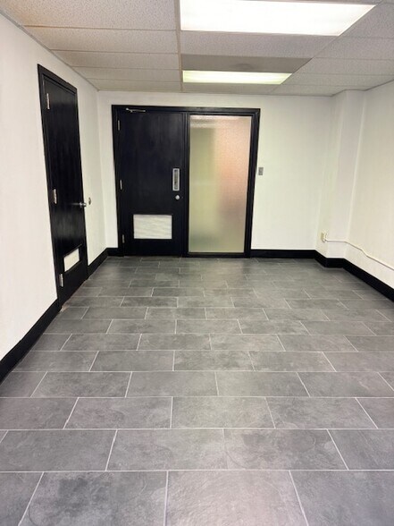 More Photos Of 401 W Texas Ave, Midland Office For Lease