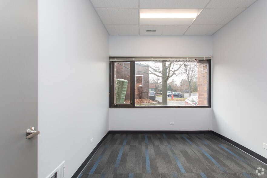 More Photos Of 666 Dundee Rd, Northbrook Unknown For Lease