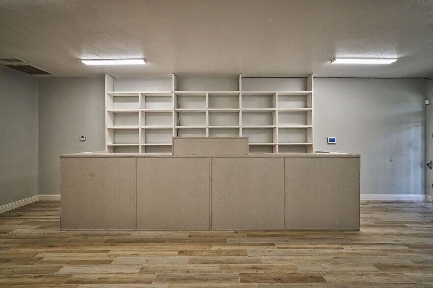 More Photos Of 2700-2704 Hemphill St, Fort Worth Medical For Sale