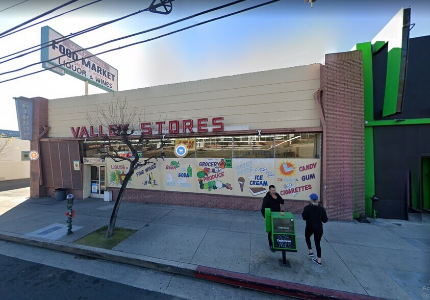 Primary Photo Of 11418 Moorpark St, North Hollywood Supermarket For Lease