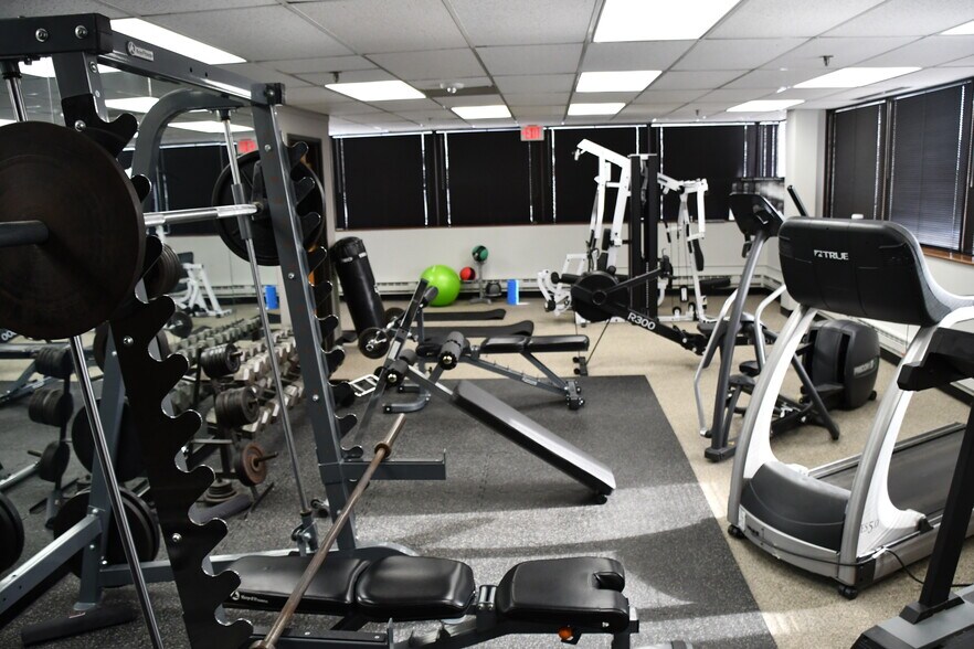 More Photos Of 473 Dunham Rd, St Charles Loft Creative Space For Lease