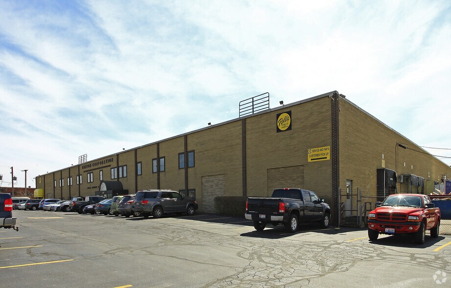 More Photos Of 26150 Richmond Rd, Cleveland Warehouse For Lease