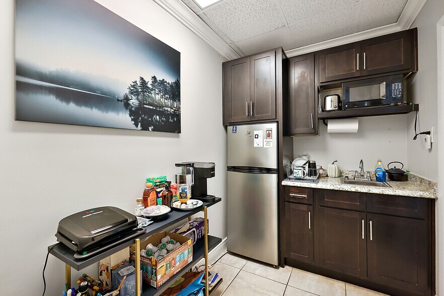 More Photos Of 609 W Montrose St, Clermont Office For Sale