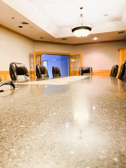 More Photos Of 1325 SW Market St, Lee's Summit Manufacturing For Lease