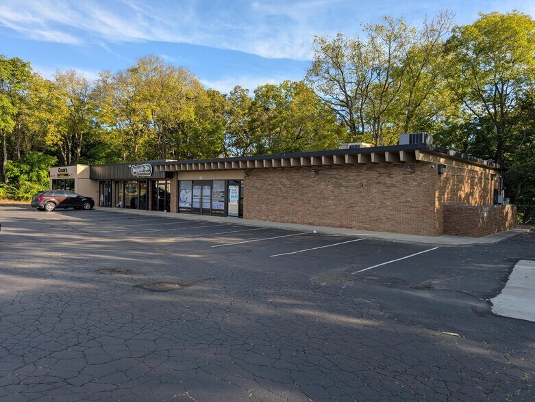 More Photos Of 440-448 S Main St, Englewood Unknown For Lease