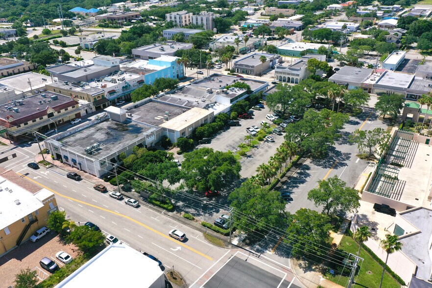 More Photos Of 2045 14th Ave, Vero Beach Office Residential For Sale