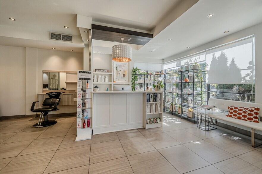 More Photos Of 19777-19795 Ch Sainte-Marie, Kirkland Storefront For Lease