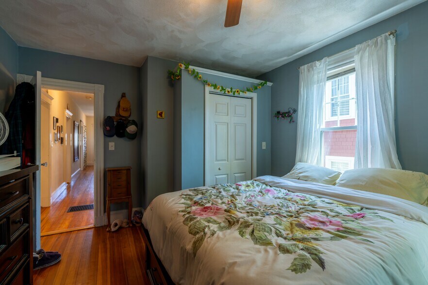 More Photos Of 40 Tanager St, Arlington Apartments For Sale