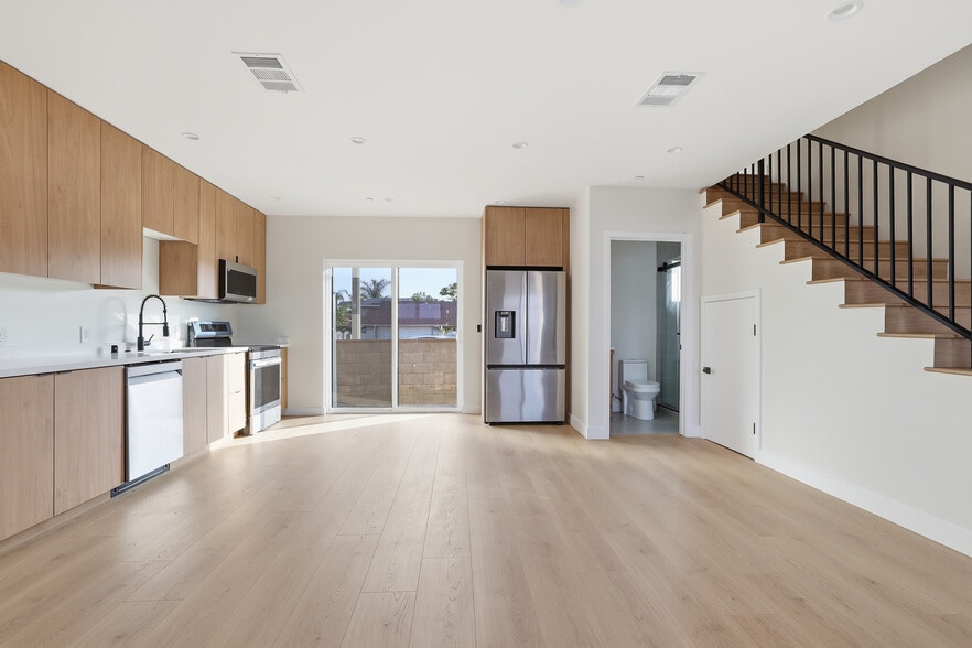 More Photos Of 13689 Garber St, Arleta Apartments For Sale