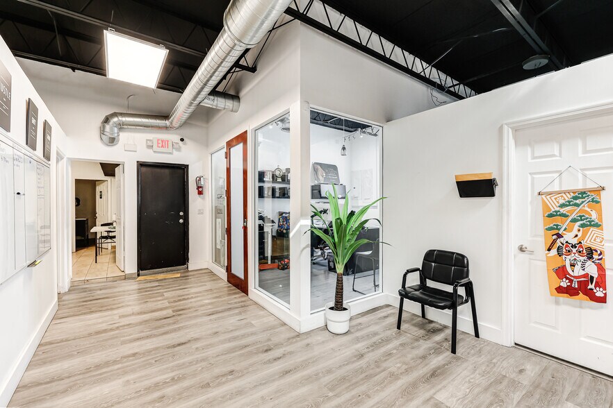 More Photos Of 4980 E 10th Ct, Hialeah Warehouse For Sale