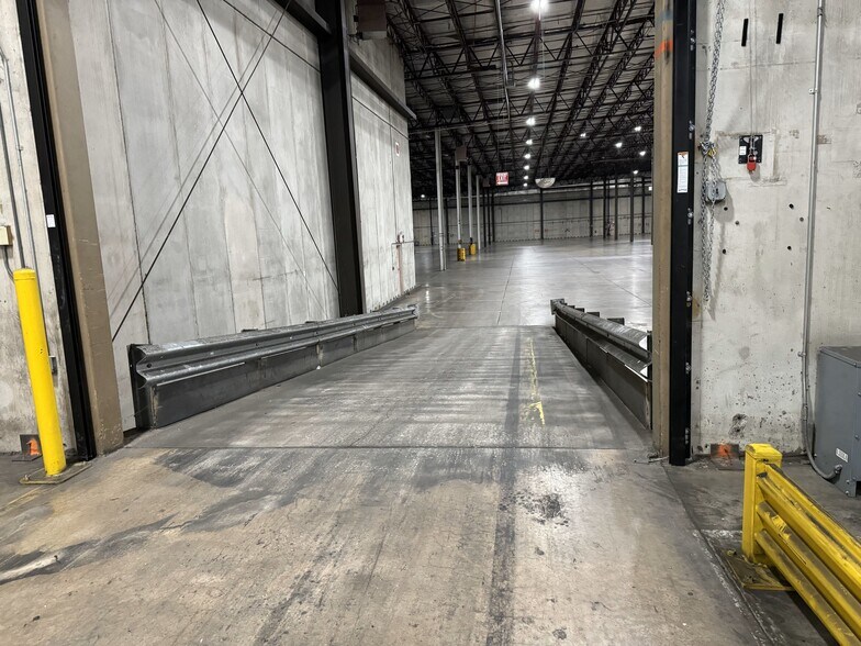 More Photos Of 2294 Molly Pitcher Hwy, Chambersburg Distribution For Lease