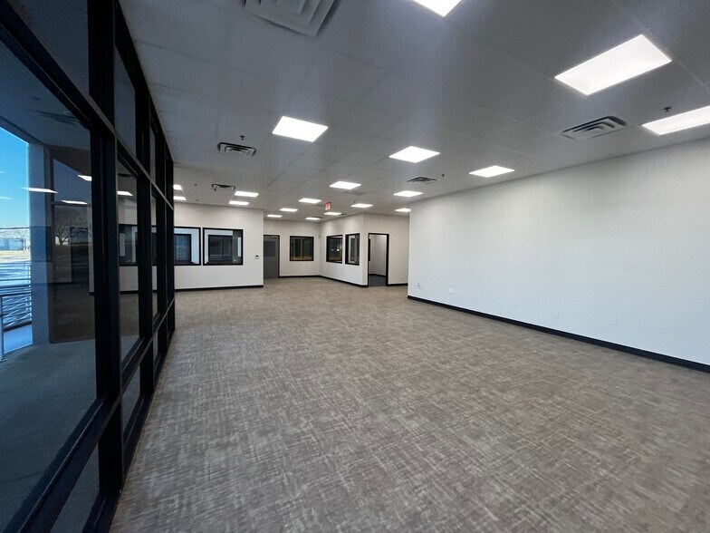 More Photos Of 1100 Chase Rd, Mesquite Distribution For Lease