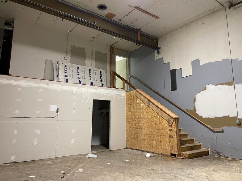 More Photos Of 8223 N Decatur St, Portland Industrial For Sale