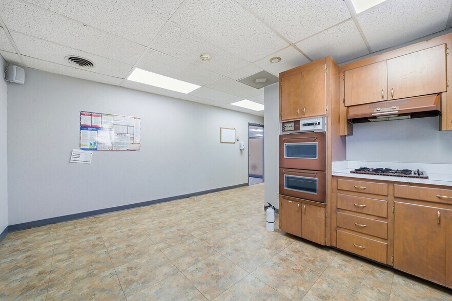 More Photos Of 502 Colorado Ave, La Junta Medical For Sale