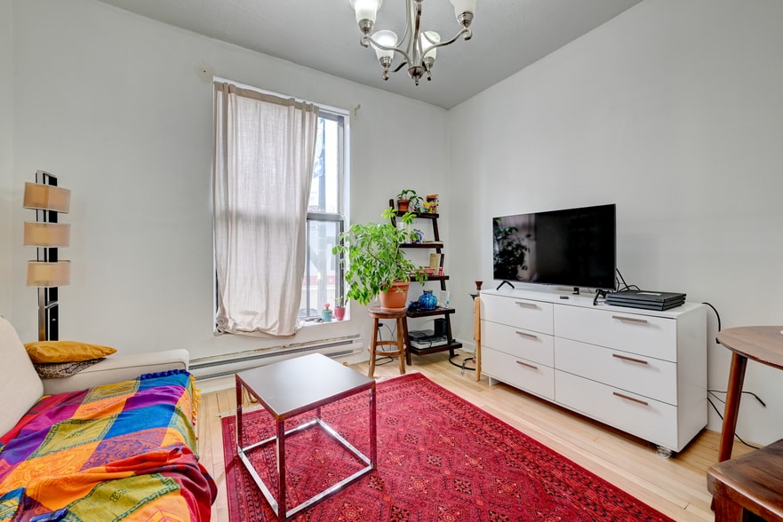 More Photos Of 2504-2518 Notre-Dame W, Montréal Apartments For Sale