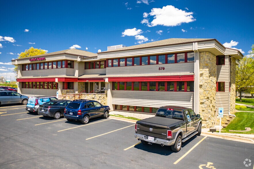 More Photos Of 1 Point Pl, Madison Unknown For Lease