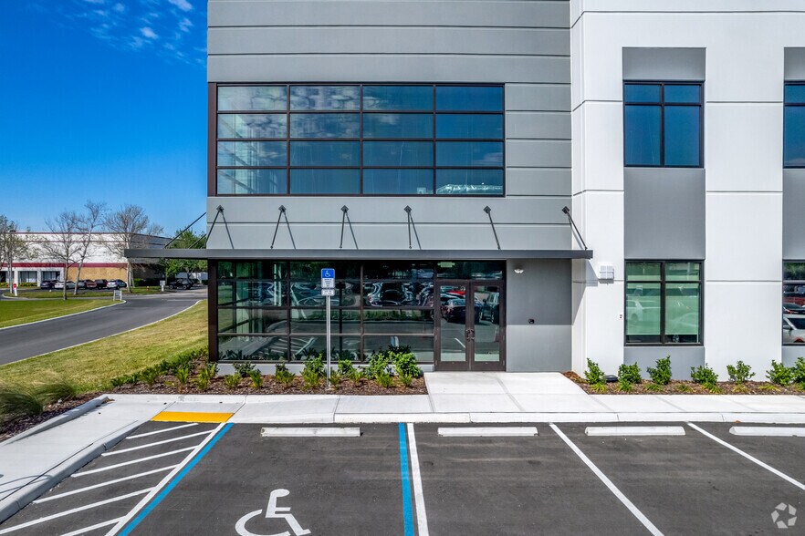 More Photos Of 8660 133rd Ave N, Largo Industrial For Lease