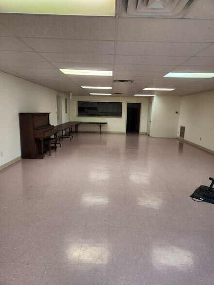 More Photos Of 1325 Shady Grove Rd, Williston Religious Facility For Sale