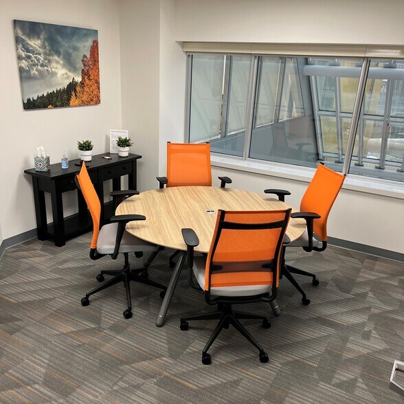 More Photos Of 801-803 W Big Beaver Rd, Troy Office For Lease