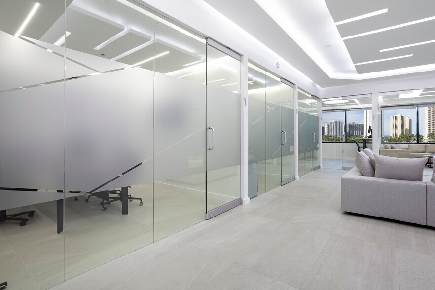 More Photos Of 2655 N Ocean Dr, Riviera Beach Office For Lease