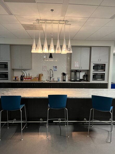 More Photos Of 5620 University Pky, Winston-Salem Unknown For Lease